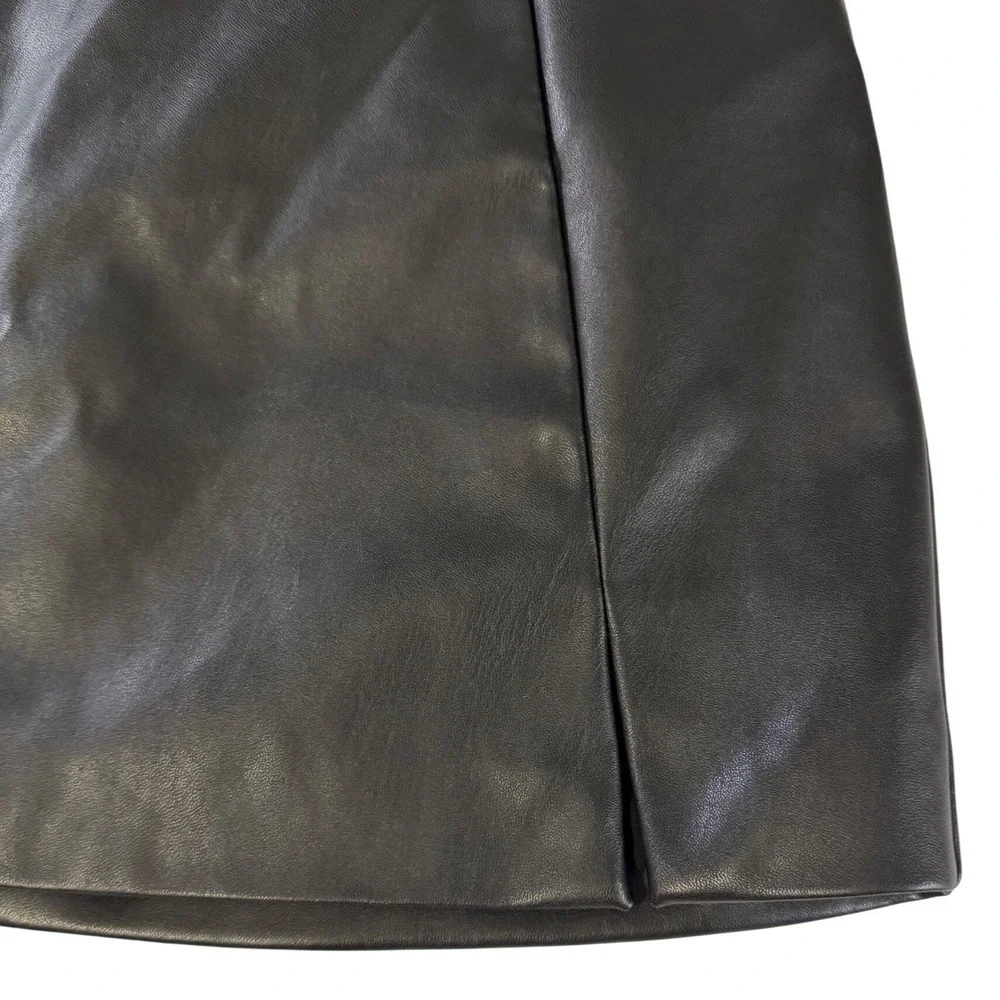 Banana Republic Factory Black Vegan Leather Mini Skirt Size‎ 4 Slit Detail